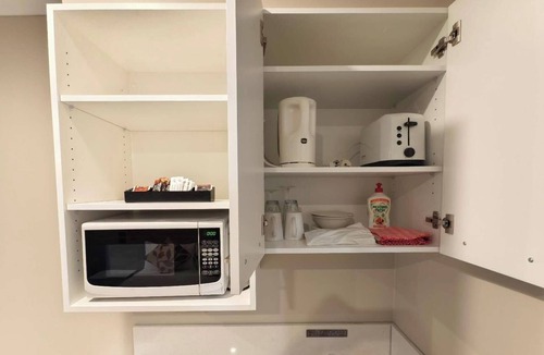 Cowes Hotel | The Coachman Motel & Units