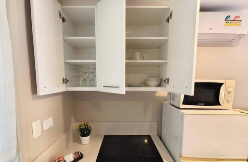 Cowes Hotel | The Coachman Motel & Units