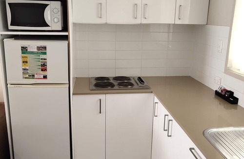 Cowes Hotel | The Coachman Motel & Units