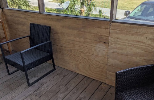 Horseshoe Beach Cabin | The coastal cabin ready for your family, friends, and your furry family members.