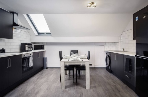 South Shore Apartment | The Coaster Loft Apartment 2