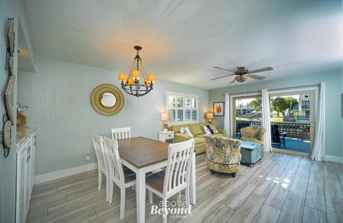 Harbor Oaks House | The Cobalt Crab Oasis