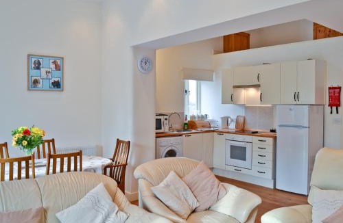 Glastonbury House | The Cobbles