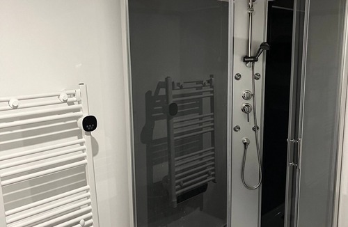 Frossay Bed & Breakfast | The Cocon Room with Wi-Fi