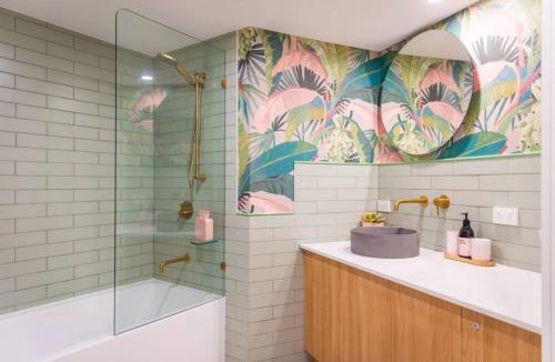 Burleigh Heads Apartment | The Coconut Crib- Waterfront Burleigh Beach