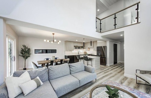 Grand Bend Cottage | THE COCONUT ON THE CORNER- HOT TUB 5BR CLOSE TO BEACH