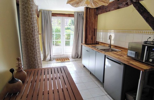 Amfreville-sous-les-Monts Apartment | The cocoon under the vine