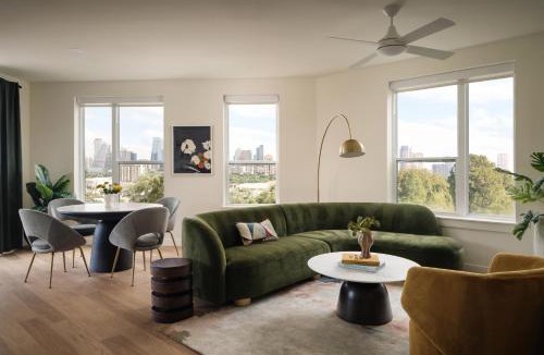 South Lamar Hotel | The Code Hotel