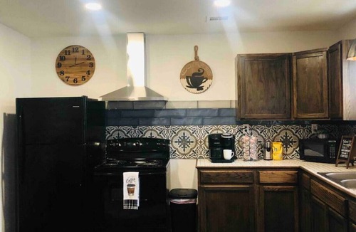 Checotah House | The Coffee House: 1 bedroom unit with free WiFi