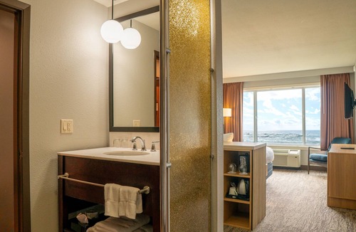 Lincoln City Hotel | The Coho Oceanfront Lodge