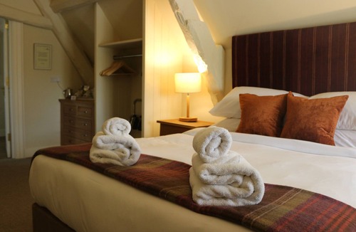 Colesbourne Hotel | The Colesbourne Inn