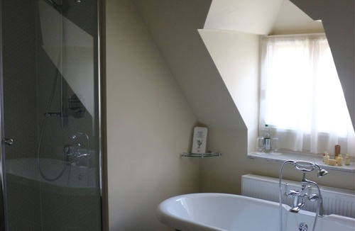 Colesbourne Hotel | The Colesbourne Inn