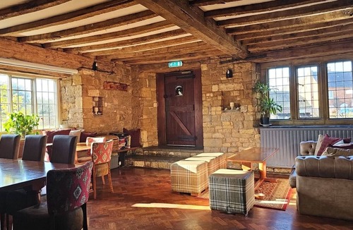 Quedgeley Hotel | The College Arms