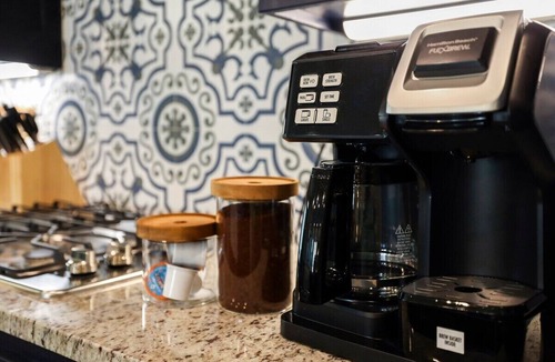 Fayetteville House | The Collegiate - 4 mi to U of A - MTB Friendly