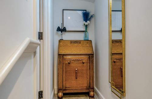 Lechlade House | The Colleys