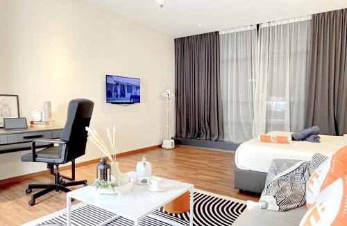 Taman Bukit Pantai Apartment | The Collins - Bangsar Trade Centre