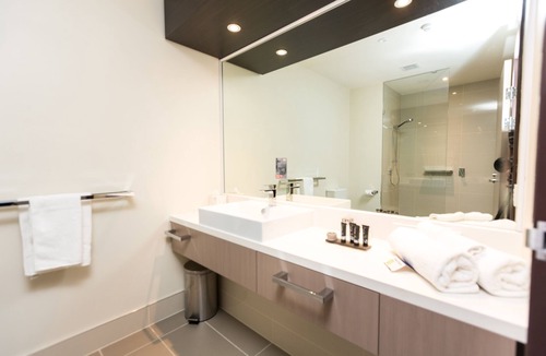 Morningside Hotel | The Colmslie Hotel