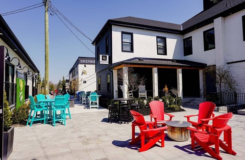 Grand Bend Hotel | The Colonial Hotel - Premium Double Queen