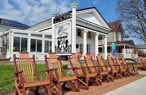Watkins Glen Hotel | The Colonial Inn & Creamery
