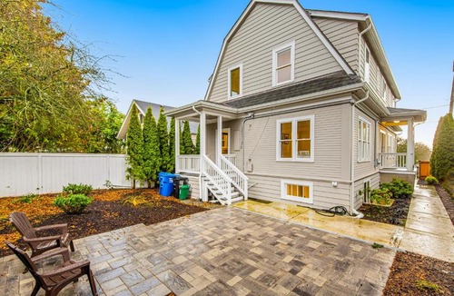 Wallingford House | The Colonial