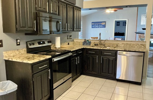The Colony House | The Colony FIFA Stay | Stylish Home Close to COSM, Perfect for Groups