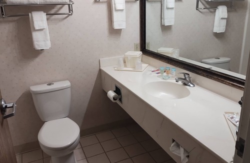 Tumwater Hotel | The Colony Inn