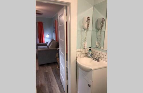Baytown Apartment | The Comfi Coral - Apartment Home Studio C