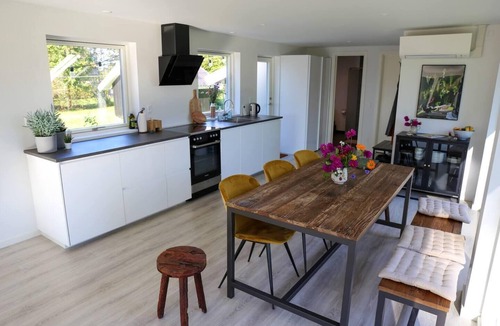 Holbaek Cottage | The comfort of this cottage merges with nature