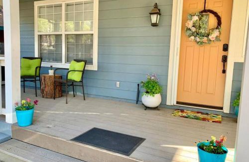 Mountainaire House | The Comforts' Inn: Mountain Escape