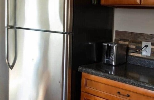 Hastings House | The Comfy Cottage-4 BR, 2 BA, Sleeps up to 10!