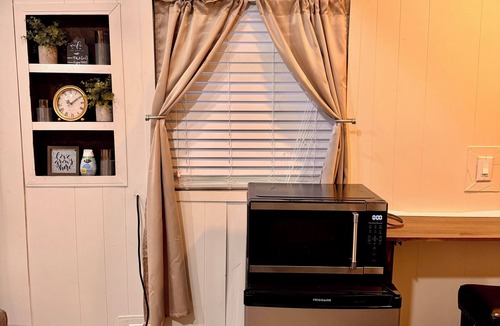 Church Street Cottage | The Comfy- Cozy Cottage