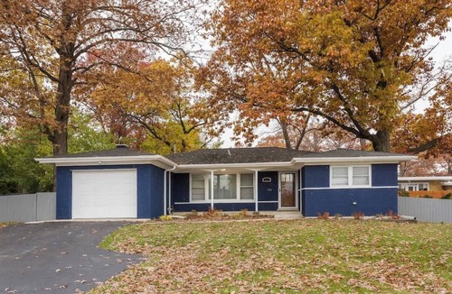 Worth House | The Comfy King Ranch/King Bed Suite/Fast Wi-Fi