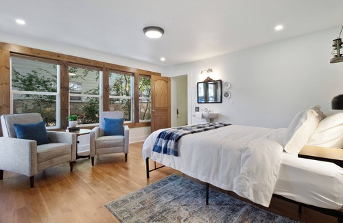 Cotter Hotel | The Commercial Hotel