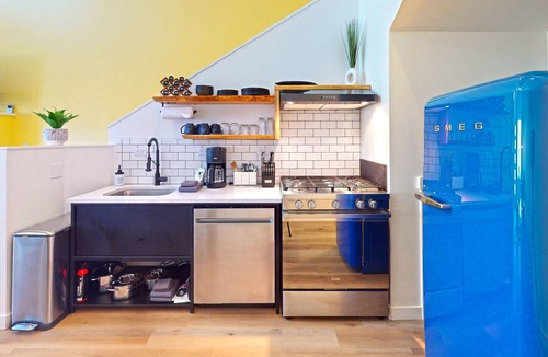 Seaside Villa | The Commons - Courtyard - R