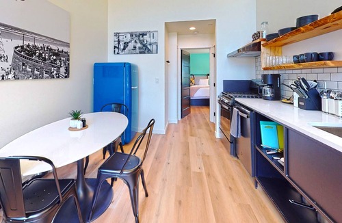 Seaside Villa | The Commons - Courtyard - T