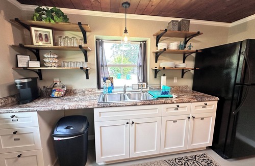 Stephenville House | The Compass North with Full Kitchen Near TSU