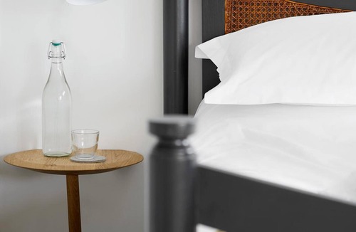 Ebbesborne Wake Hotel | The Compasses Inn