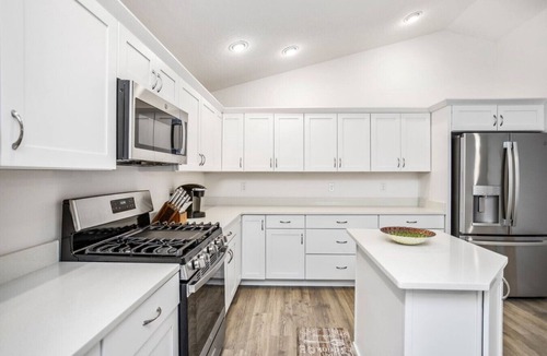 Sumter County House | The Compton Comfort Retreat (Waters Edge)