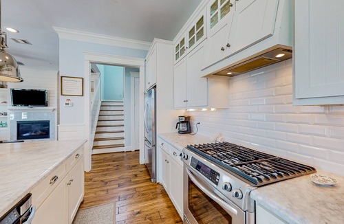 Beachside Village House | The Conch Casa | House in Galveston