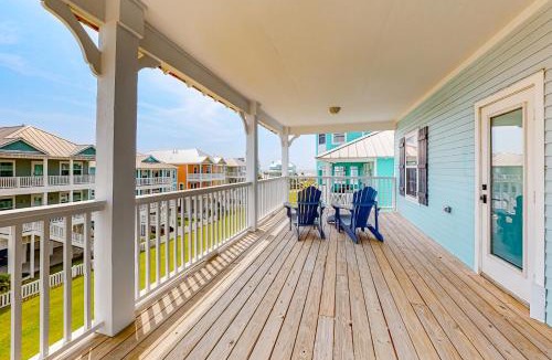 Beachside Village House | The Conch Casa
