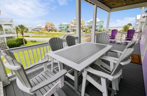Beachside Village House | The Conch Castle