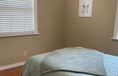 San Angelo Cottage | The Concho Cottage - 8 mins to Downtown & pet friendly!