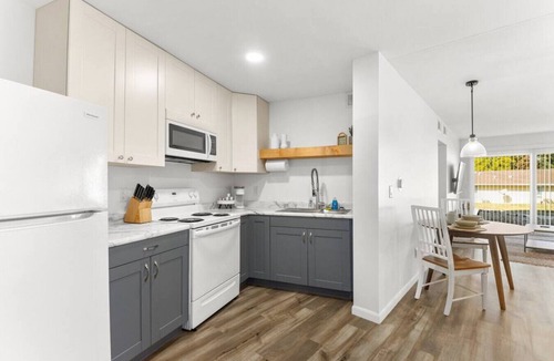Orange Prairie Apartment | The Concord Place A3