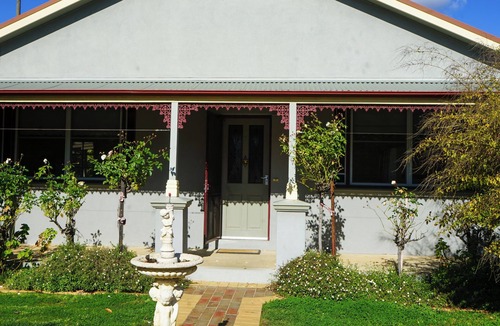 Bendigo House | The Conductor's Quarters