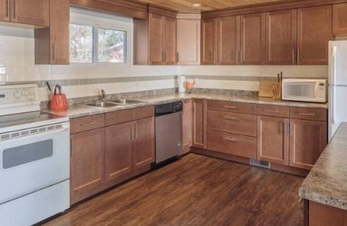 Wellington Cottage | The Consecon-Waterfront PEC stay