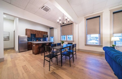 Sedalia Apartment | The Conservatory