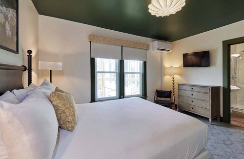 Lenox Hotel | The Constance by the Lenox Collection