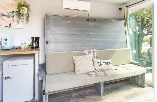Johnson City House | The Container Retreat @ 290 Wine Trail #8