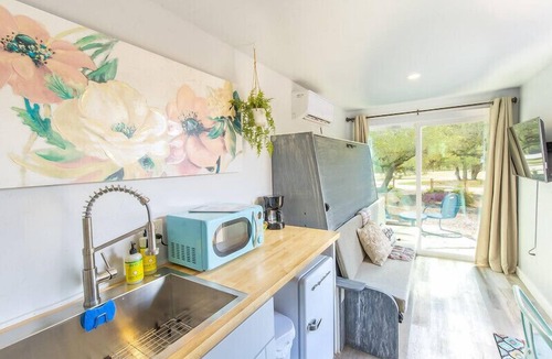Johnson City House | The Container Retreat @ 290 Wine Trail #8