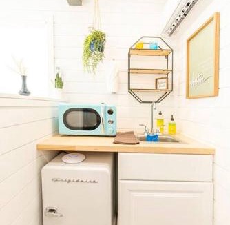Johnson City House | The Container Retreat @ 290 Wine Trail #10 Welcome friends!